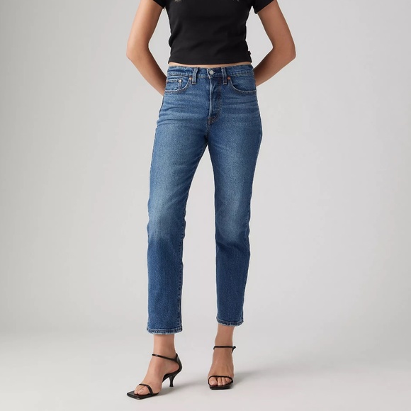 Levi’s Wedgie Straight Jean - Picture 2 of 7